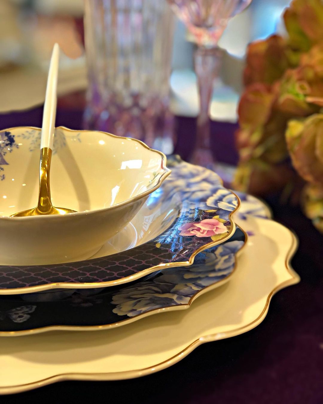 سرویس غذا خوری شش نفره 24 پارچه