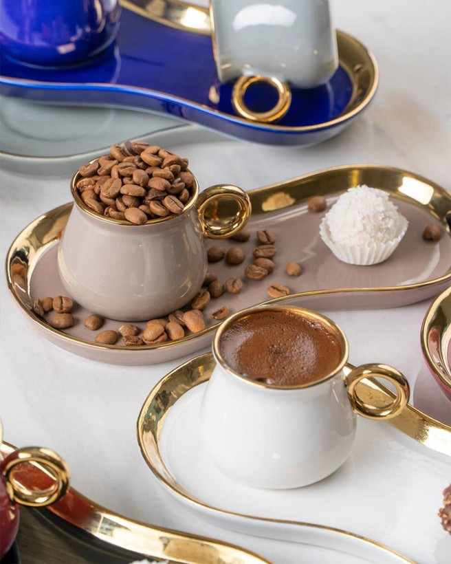 فنجان و نعلبکی شش رنگ