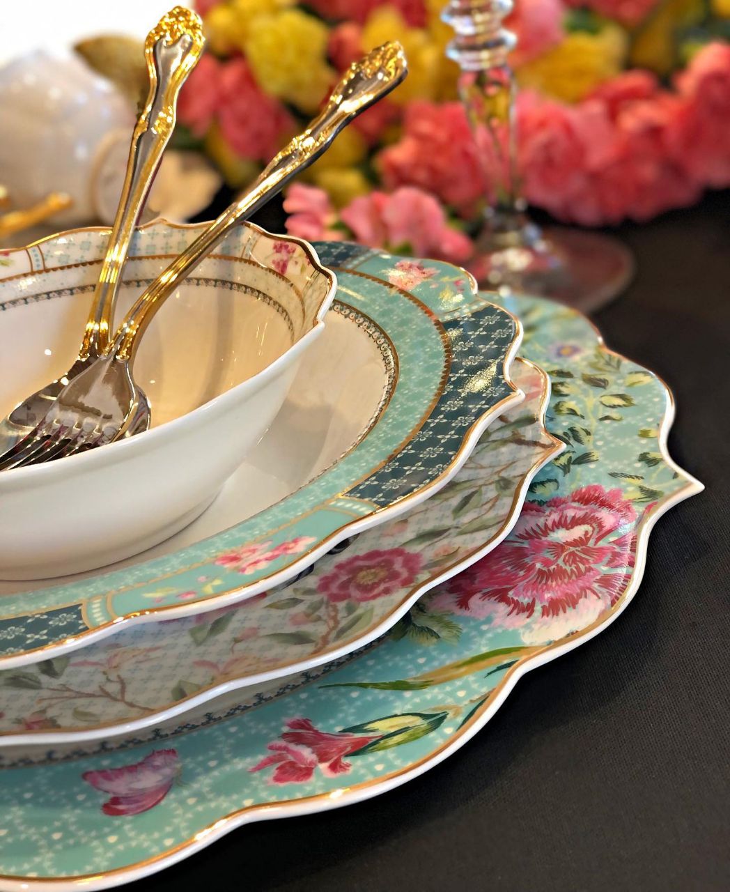 سرویس غذا خوری شش نفره 24 پارچه