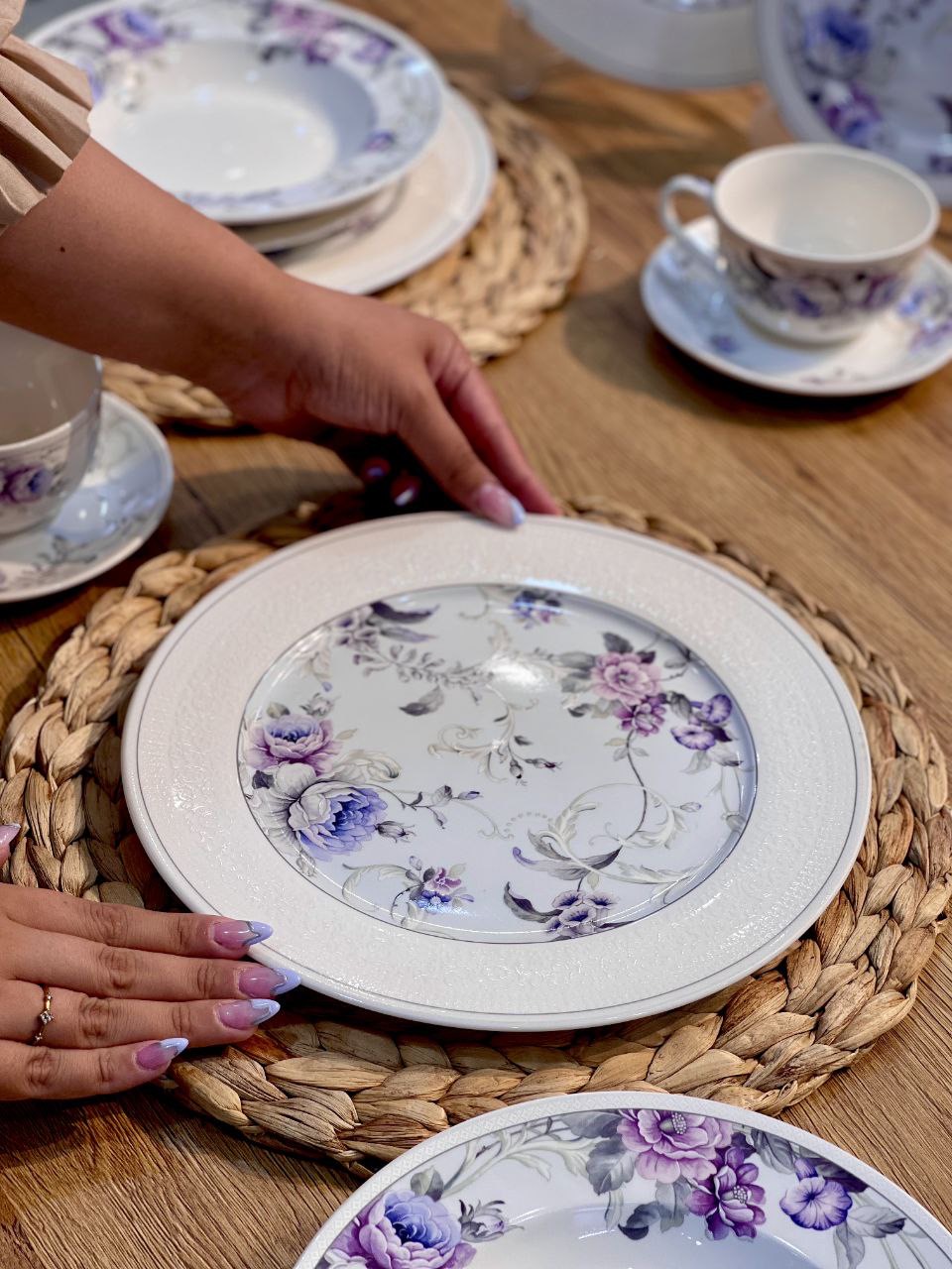 سرویس غذا خوری شش نفره 30 پارچه purple flower وارداتی gupan