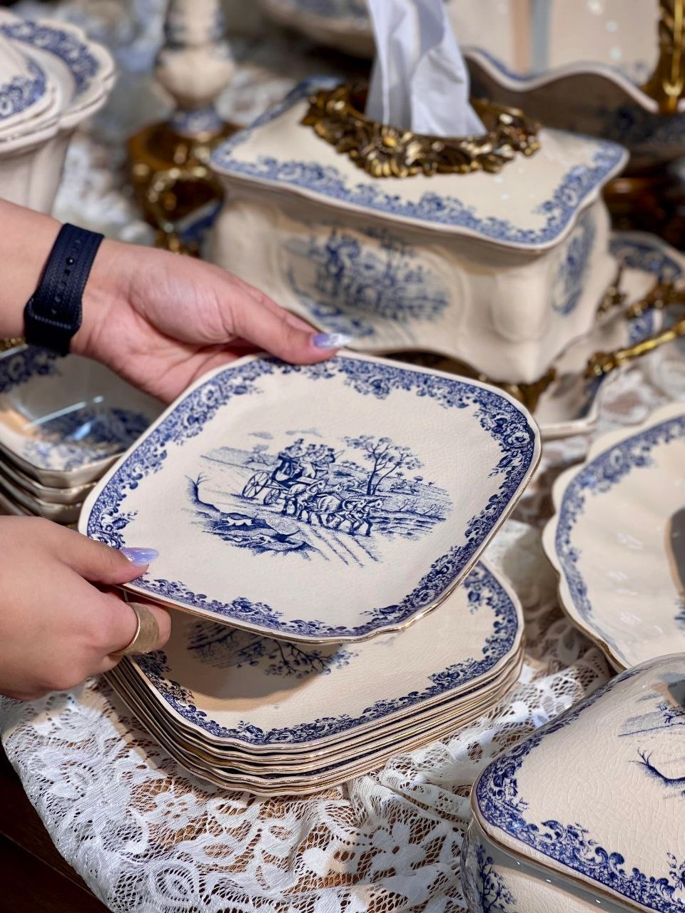 پیشدستی و پیاله از سری جدید ظروف دکوری پذیرایی Victoria