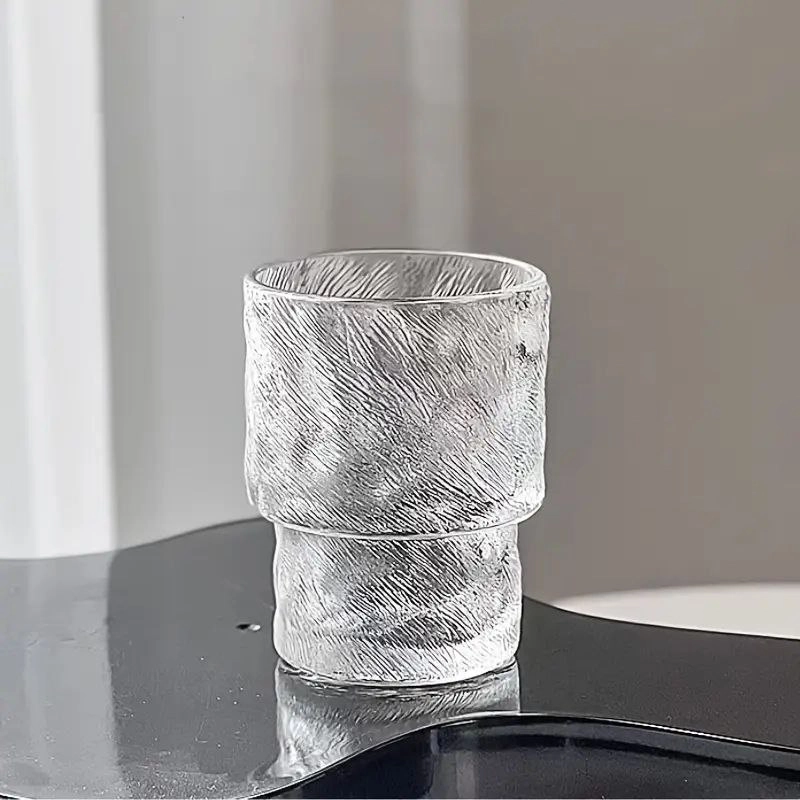 لیوان و نیم لیوان دو طبقه یخی