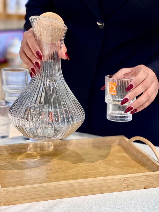 تنگ و نیم لیوان تراشدار Separate محصول وارداتی Deli Glass