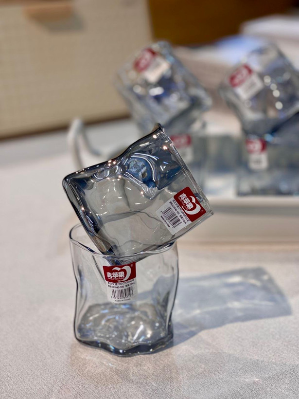 نیم لیوان دفرمه دودی محصول وارداتی Deli Glass