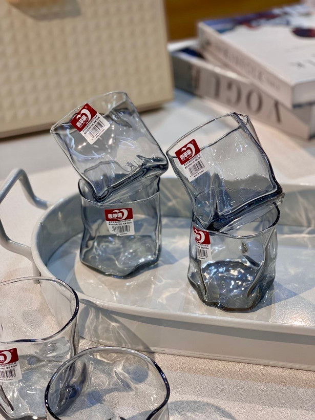 نیم لیوان دفرمه دودی محصول وارداتی Deli Glass