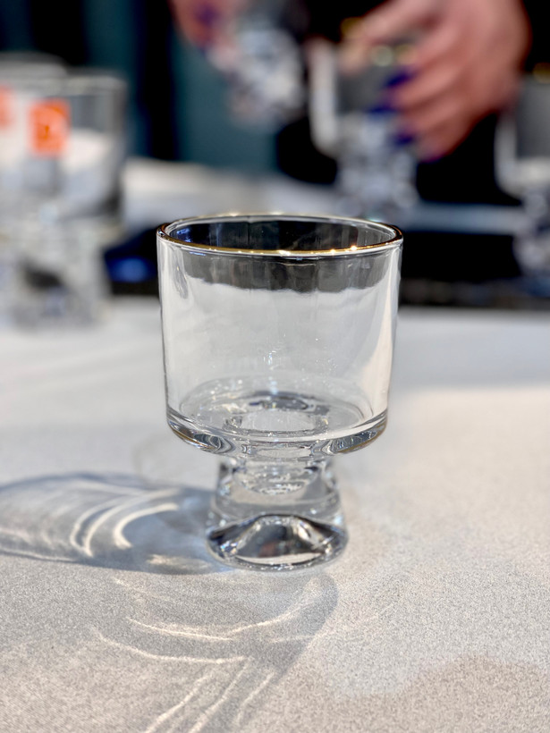 دسر خوری پایه کوه یخ لب طلا محصول وارداتی Deli Glass