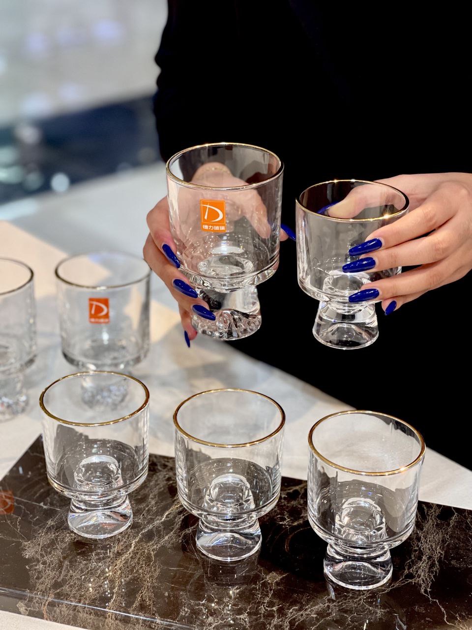 دسر خوری پایه کوه یخ لب طلا محصول وارداتی Deli Glass