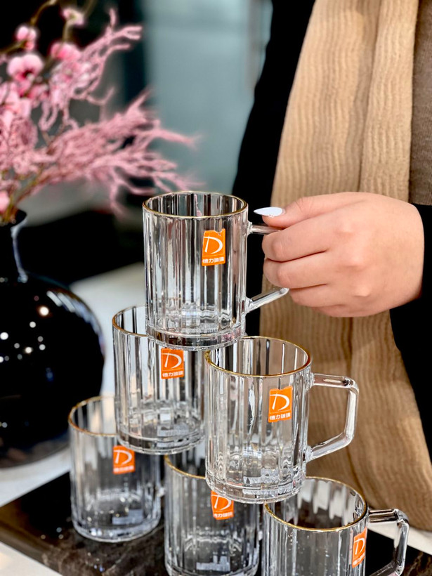 ماگ و فنجان لب طلا mu line محصول وارداتی Deli Glass