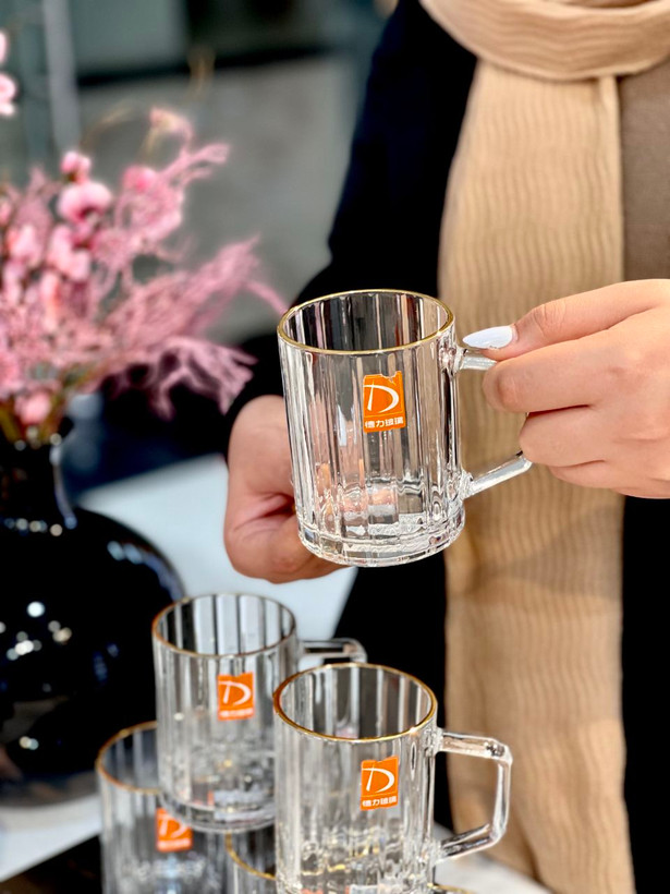 ماگ و فنجان لب طلا mu line محصول وارداتی Deli Glass