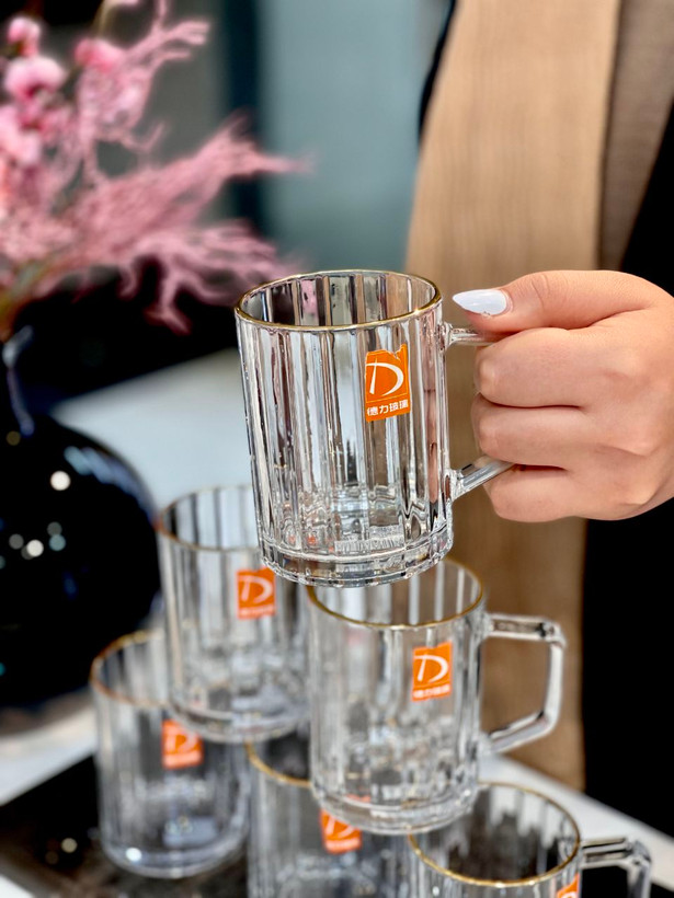 ماگ و فنجان لب طلا mu line محصول وارداتی Deli Glass