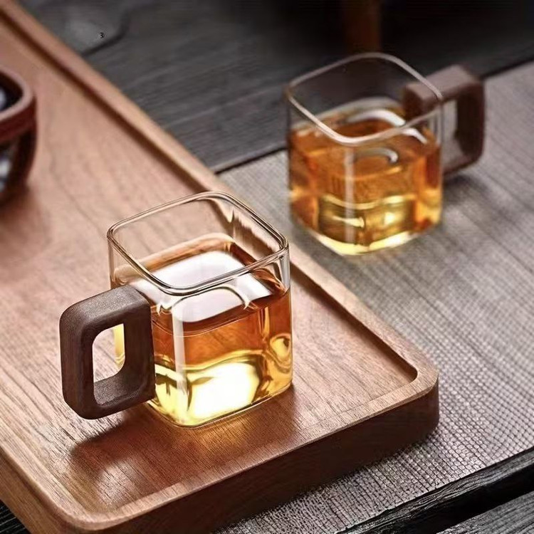 فنجان پیرکس مربعی دسته چوبی