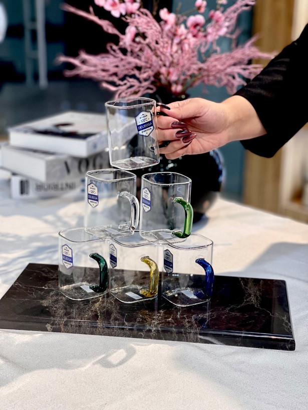 فنجان پیرکس مربعی دسته رنگی محصول وارداتی Deli Glass
