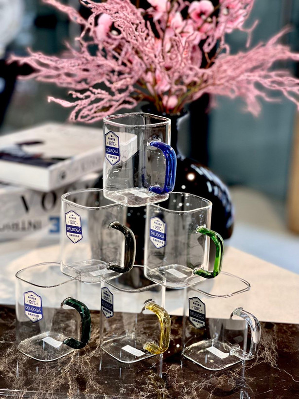 فنجان پیرکس مربعی دسته رنگی محصول وارداتی Deli Glass