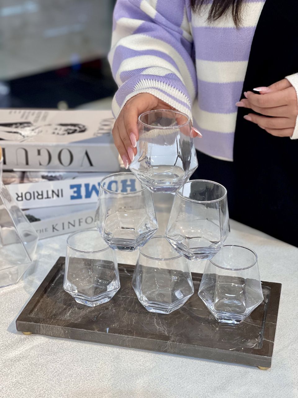 تنگ و نیم لیوان شش ضلعی وارداتی Deli Glass