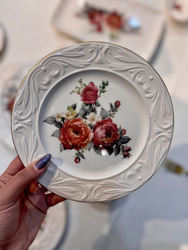 سرویس پذیرایی و عصرانه خوری گل برجسته Amelie محصول Gönül ترکیه