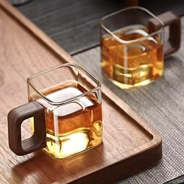 فنجان پیرکس مربعی دسته چوبی