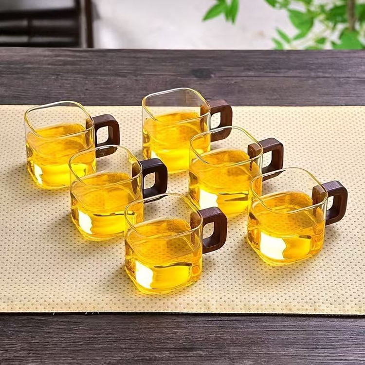 فنجان پیرکس مربعی دسته چوبی